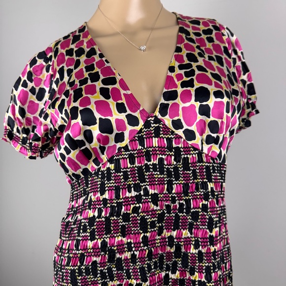 INC International Concepts Silk Blouse Sz 6 Smocked V-Neck Giraffe Pattern - Picture 2 of 14
